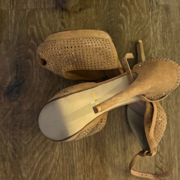 European Designer High Heels, Superior Quality for the stylish Fashionista. - Picture 2 of 12